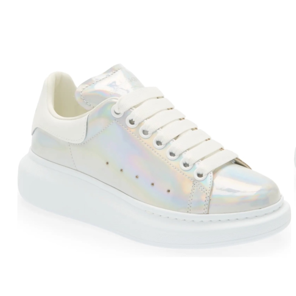 NIB $790 Alexander McQueen Oversize Sneaker in Iridescent White/Silver -9US/39EU